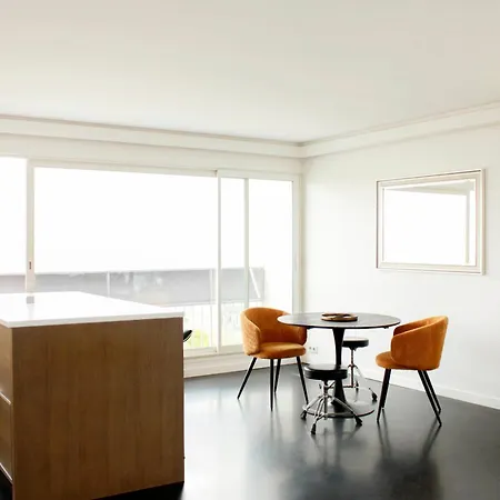 Apartment On The 31st Floor With Balcony In