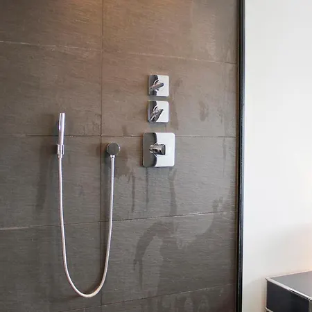 On The 31st Floor With Balcony In Apartment *