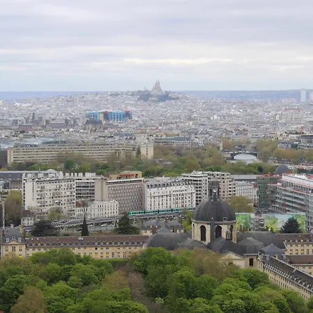 On The 31st Floor With Balcony In * Paris